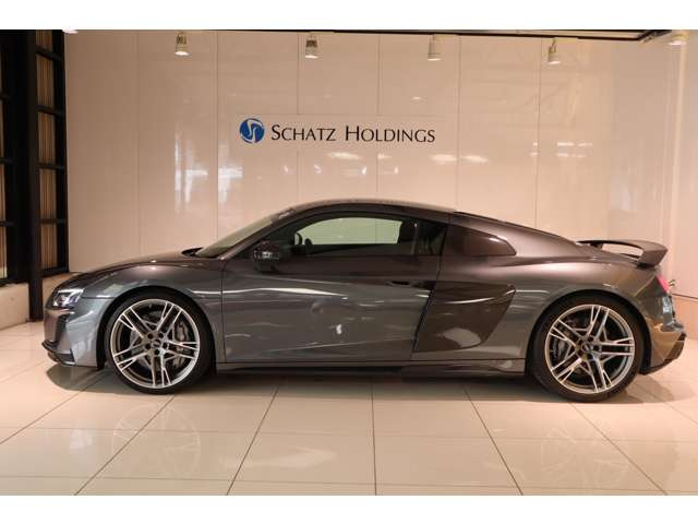 R8V10 パフォーマンス 5.2 FSI クワトロ 4WD