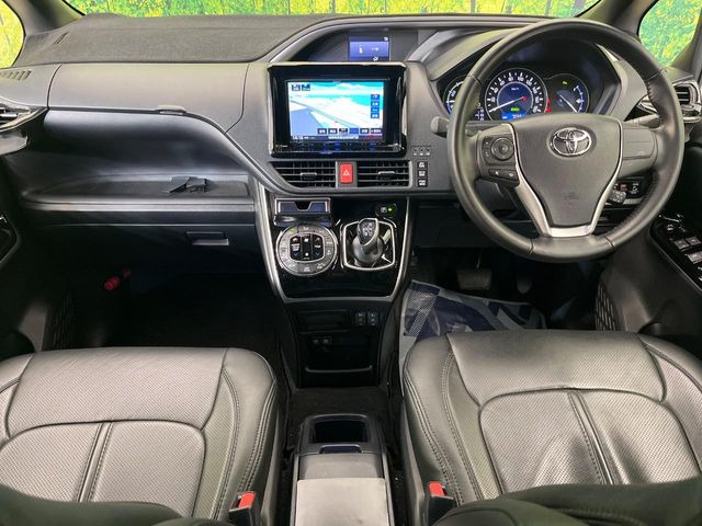 ヴォクシー1.8 ハイブリッド ZS 煌II