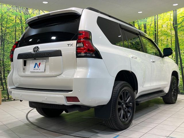 ☆全国のネクステージからお取り寄せが可能※!遠方の店舗に展示してあるクルマが気になる場合も、最寄りの店舗でご覧いただくことが可能です!是非私たちに要望をお聞かせください!※別途費用