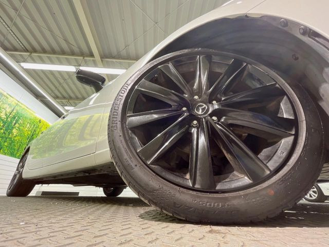 �y����19�C���`�A���~�z�C�[���z�O�ςɃ}�b�`���������A���~�z�C�[���𑕒����Ă���܂��B�e��ЊO�A���~�z�C�[����A�X�^�b�h���X�^�C�����戵�����Ă���܂��B���񂲑��k����������