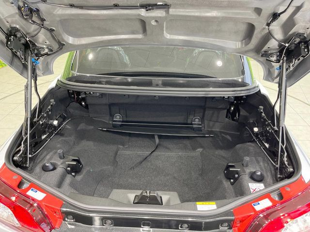 ���i�̂���������ʋ΁A���}���ɏ\���ȉ׎��X�y�[�X���m�ۂ��Ă���܂��B