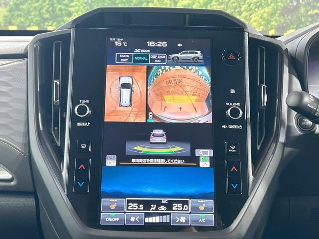 �y�}���`�e���C�����j�^�[�z�Ԃ̃t�����g��T�C�h�̃J�����摜�𓯎��Ƀ��j�^�[�\�����邱�ƂŁA���H�⋷�����𑖍s���ł����͂̏󋵊m�F���ł����S!�{�iSUV�ɂ��ꂵ�������ł���