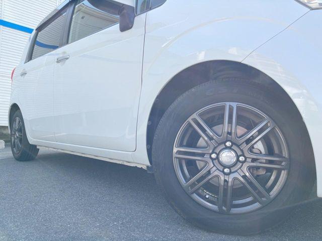 �y15�C���`�A���~�z�C�[���z�O�ςɃ}�b�`�����A���~�z�C�[���𑕒����Ă���܂��B�e��A���~�z�C�[����A�X�^�b�h���X�^�C�����戵�����Ă���܂��B���񂲑��k����������