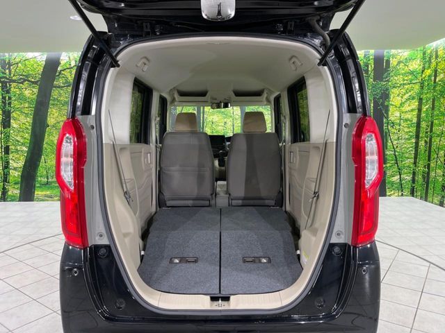 ���i�̂���������ʋ΁A���}���ɏ\���ȉ׎��X�y�[�X���m�ۂ��Ă���܂��B�Z�J���h�V�[�g��|���ƁA�傫�ȉו��̐ύڂ��\�ł���