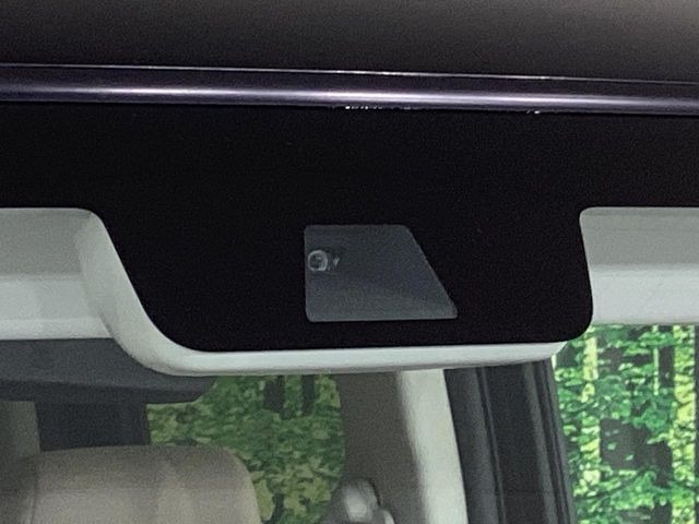 �y�z���_�Z���V���O�z���s���ɑO���̎ԗ�����F�����A�Փ˂������Ȏ��͌x��ƃu���[�L�ŏՓˉ���Ɣ�Q�y�����A�V�X�g�B�����S�Ƀh���C�u�����y���݂��������܂��B