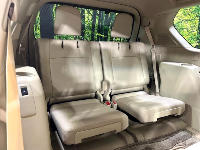 3列目シートはもちろん状態良好☆大人でもゆったりと座って頂けますので、大人数でのお出かけもラクラクです♪ご家族で、気の知れた仲間で、ドライブに行くのが楽しみですね♪