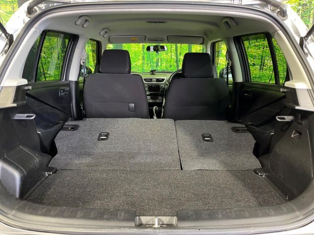 ���i�̂���������ʋ΁A���}���ɏ\���ȉ׎��X�y�[�X���m�ۂ��Ă���܂��B�Z�J���h�V�[�g��|���ƁA�傫�ȉו��̐ύڂ��\�ł���