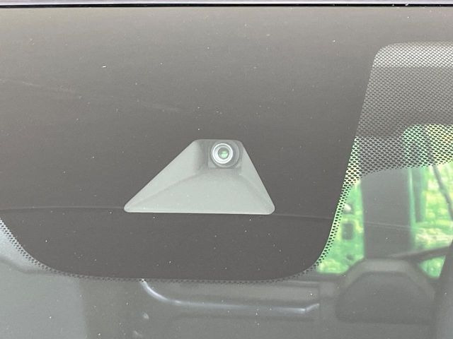 �y�C���e���W�F���g�G�}�[�W�F���V�[�u���[�L�z�t�����g�J�����őO���̎ԗ�����s�҂����m�B�Փ˂������Ȏ��͏Փ˔�Q�y���u���[�L���쓮�A�Փˉ�����T�|�[�g�B�����S�Ƀh���C�u�����y���݂��������܂��B