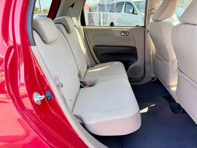 ���X�͍s�c�����R���̊��ˌ����_�̋߂��ɓX�܂��������܂��B���Ԃł��A�N�Z�X���₷���ꏊ�Ɍ�����܂��B�d�Ԃł��z���̍ۂ��Ŋ���JR���������w�܂ł��}���ɎQ��܂��B���C�y�ɂ��₢���킹������!