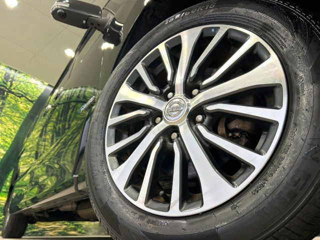 �y����16�C���`�A���~�z�C�[���z�O�ςɃ}�b�`���������A���~�z�C�[���𑕒����Ă���܂��B�e��ЊO�A���~�z�C�[����A�X�^�b�h���X�^�C�����戵�����Ă���܂��B���񂲑��k����������