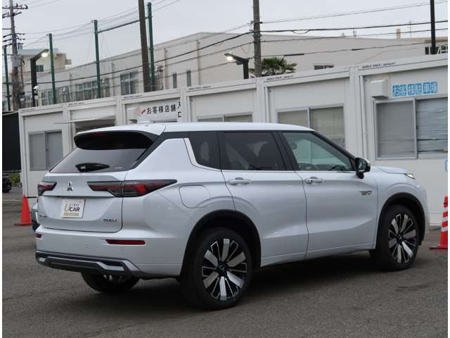 アウトランダーPHEV 2.4 P エグゼクティブ パッケージ 4WD