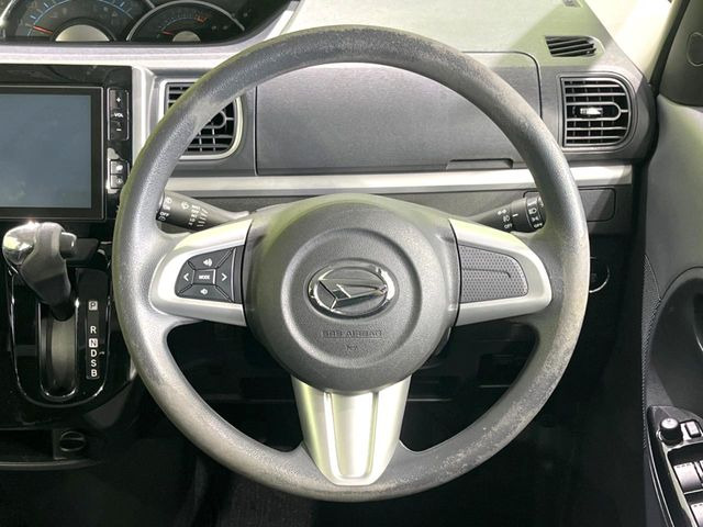 �y�X�e�A�����O�X�C�b�`�z�^�]���A�O������ڐ������炷���ƂȂ��A�I�[�f�B�I���̑��삪�\�ȕ֗��@�\!���S&���K�ȃh���C�u�����o���Ă���܂���