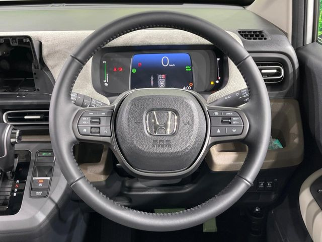 �y�����v�����X�e�A�����O�z�㎿�Ȋv���g�p���邱�ƂŁA��ɂ����������݂ƂĂ��^�]���₷���n���h���ł���