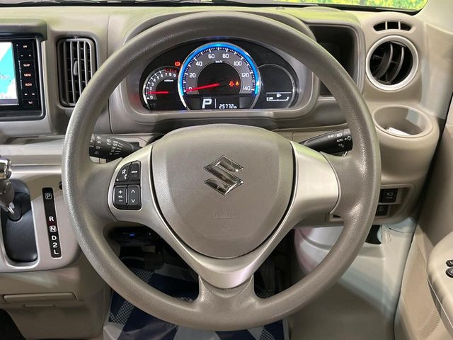 �y�X�e�A�����O�X�C�b�`�z�^�]���A�O������ڐ������炷���ƂȂ��A�I�[�f�B�I���̑��삪�\�ȕ֗��@�\!���S&���K�ȃh���C�u�����o���Ă���܂���