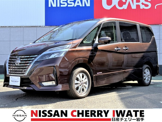 セレナ2.0 ハイウェイスターV 4WD