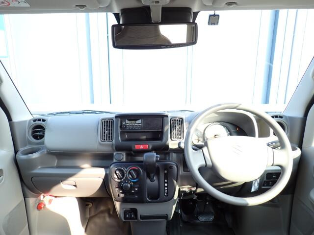 �C���p�l�摜�ɂȂ�܂��B�ԓ��͐��Ǝ҂ɂĎ����N���[�j���O�{�H�ς݂Ȃ̂ŁA��ϐ����ł��B