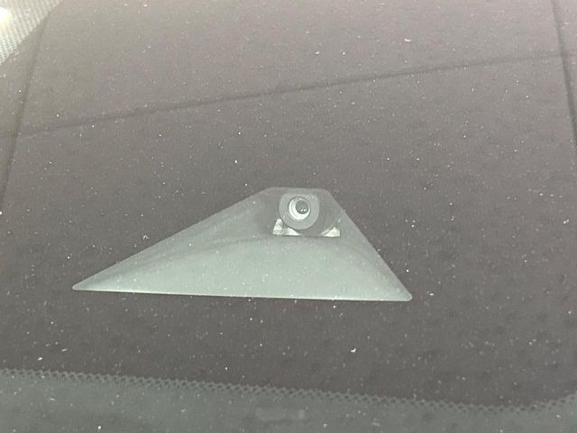 �y�C���e���W�F���g�G�}�[�W�F���V�[�u���[�L�z�t�����g�J�����őO���̎ԗ�����s�҂����m�B�Փ˂������Ȏ��͏Փ˔�Q�y���u���[�L���쓮�A�Փˉ�����T�|�[�g�B�����S�Ƀh���C�u�����y���݂��������܂��B