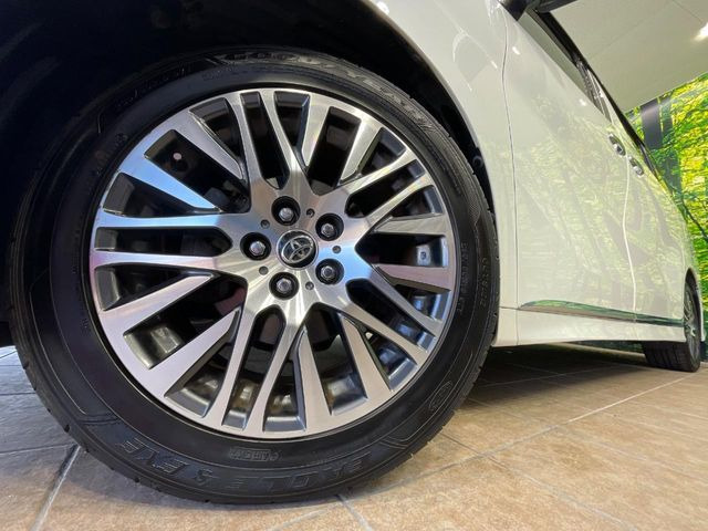 �y����18�C���`�A���~�z�C�[���z�O�ςɃ}�b�`���������A���~�z�C�[���𑕒����Ă���܂��B�e��ЊO�A���~�z�C�[����A�X�^�b�h���X�^�C�����戵�����Ă���܂��B���񂲑��k����������