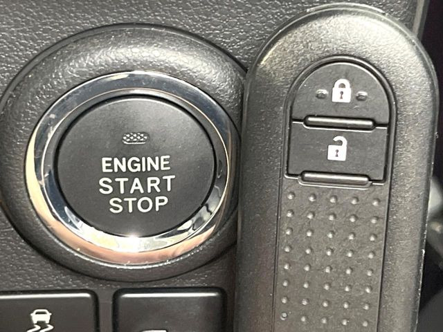 �y�X�}�[�g�L�[�z�J�o����|�P�b�g�ɓ��ꂽ�܂܂ł��h�A�̎{���E�������\�ȃX�}�[�g�L�[�𑕔��B�G���W���̃I���E�I�t�����J�M�����o���K�v����������Ƃ��Ă��֗��ł���