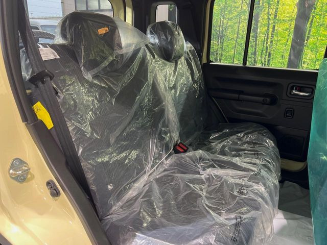 ���i���ȃI���W�i���t���A�}�b�g���I�v�V�����ɂĂ��p�ӂ��Ă���܂��B���D���ȃf�U�C����J���[�����Ԃɍ��킹�đI��ł����������Ƃ��ł��܂���