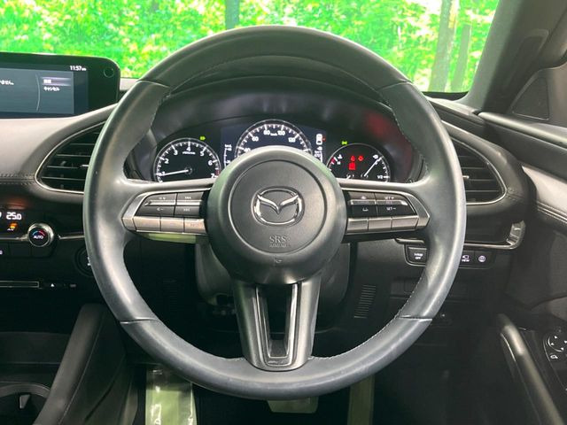 �y�����v�����X�e�A�����O�z�㎿�Ȋv���g�p���邱�ƂŁA��ɂ����������݂ƂĂ��^�]���₷���n���h���ł���