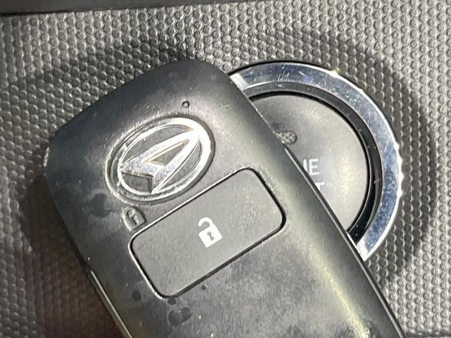 �y�L�[�t���[�V�X�e���z�J�o����|�P�b�g�ɓ��ꂽ�܂܂ł��h�A�̎{���E�������\�ȃX�}�[�g�L�[�𑕔��B�G���W���̃I���E�I�t�����J�M�����o���K�v����������Ƃ��Ă��֗��ł���