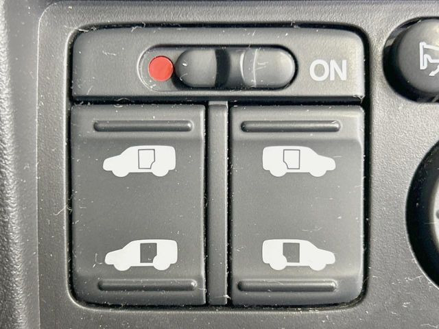 �y�����p���[�X���C�h�h�A�z�X�}�[�g�L�[��^�]�Ȃ̃X�C�b�`�Ō�ȗ����X���C�h�h�A�̊J���\���d��������͂����ăh�A���J����K�v�������A�����Ȃ��q�l�ł��ȒP�ɊJ���߂ł����K�ł���