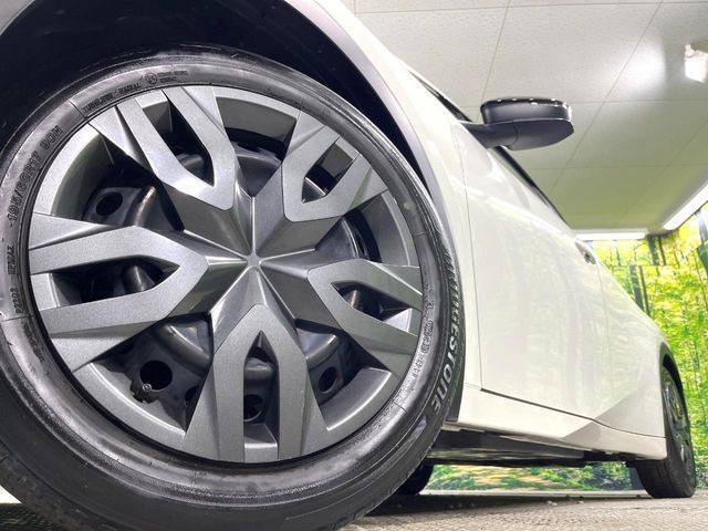 �y����17�C���`�A���~�z�C�[���z�O�ςɃ}�b�`���������A���~�z�C�[���𑕒����Ă���܂��B�e��ЊO�A���~�z�C�[����A�X�^�b�h���X�^�C�����戵�����Ă���܂��B���񂲑��k����������