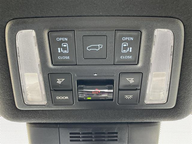 ヴォクシー1.8 ハイブリッド S-Z E-Four 4WD