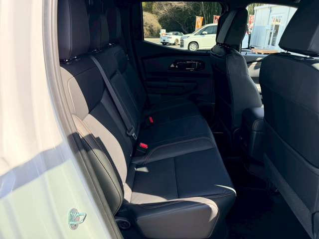 �C�ɂȂ邨�Ԃ�����܂�����E�̓d�b�ԍ����璼�ڂ��X�ɂ��₢���킹���������B�x�����@����ԗ����A��Ԃ܂łȂ�ł������������Ē����܂��B�X�^�b�t�ꓯ���A�����҂����Ă���܂��B