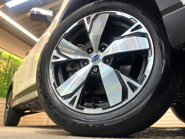 �y����18�C���`�A���~�z�C�[���z�O�ςɃ}�b�`���������A���~�z�C�[���𑕒����Ă���܂��B�e��ЊO�A���~�z�C�[����A�X�^�b�h���X�^�C�����戵�����Ă���܂��B���񂲑��k����������