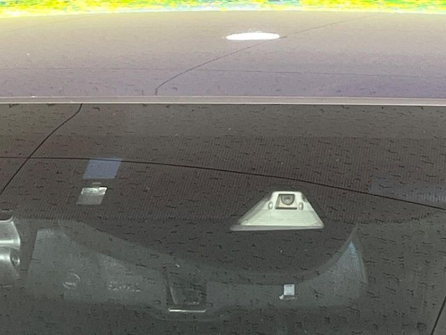 �y�z���_�Z���V���O�z���s���ɑO���̎ԗ�����F�����A�Փ˂������Ȏ��͌x��ƃu���[�L�ŏՓˉ���Ɣ�Q�y�����A�V�X�g�B�����S�Ƀh���C�u�����y���݂��������܂��B