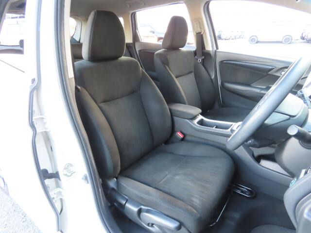 �t�����g�V�[�g����ԗǍD�ł���B�傫�ȉ�����Ȃ��A���S�ł��B����S�n�������ł���B