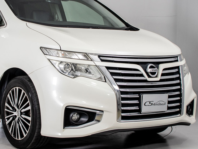 ★展示前点検実施★特殊な機材も用いて、前車点検を実施しております!