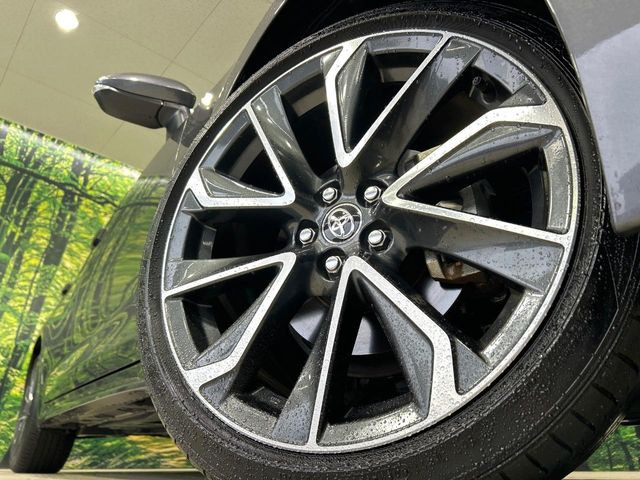 �y����18�C���`�A���~�z�C�[���z�O�ςɃ}�b�`���������A���~�z�C�[���𑕒����Ă���܂��B�e��ЊO�A���~�z�C�[����A�X�^�b�h���X�^�C�����戵�����Ă���܂��B���񂲑��k����������