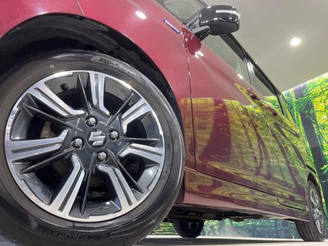 �y����15�C���`�A���~�z�C�[���z�O�ςɃ}�b�`���������A���~�z�C�[���𑕒����Ă���܂��B�e��ЊO�A���~�z�C�[����A�X�^�b�h���X�^�C�����戵�����Ă���܂��B���񂲑��k����������