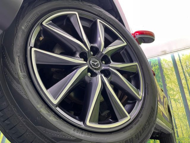 �y����18�C���`�A���~�z�C�[���z�O�ςɃ}�b�`���������A���~�z�C�[���𑕒����Ă���܂��B�e��ЊO�A���~�z�C�[����A�X�^�b�h���X�^�C�����戵�����Ă���܂��B���񂲑��k����������