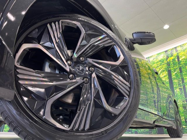 �y���f���X�^19�C���`�A���~�z�C�[���z�O�ςɃ}�b�`�����A���~�z�C�[���𑕒����Ă���܂��B�e��A���~�z�C�[����A�X�^�b�h���X�^�C�����戵�����Ă���܂��B���񂲑��k����������