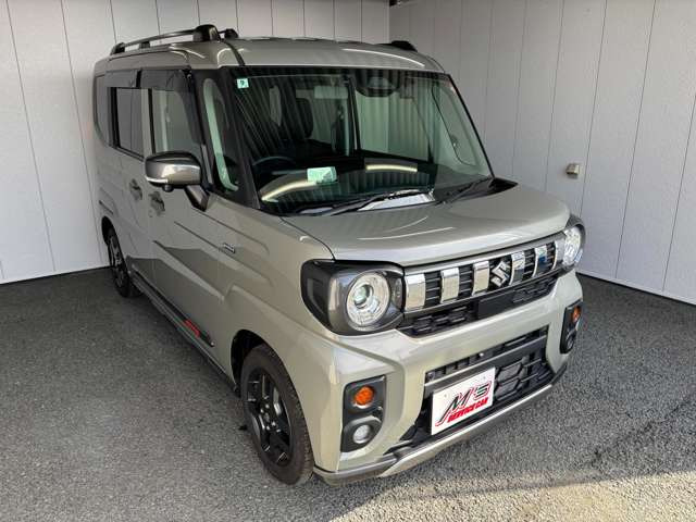 ���ʎԂ́u�T�[�r�X�J�[�G���Y �{�X�v�A�y�����Ԃ́u�T�[�r�X�J�[�G���Y �����X�v���炨�T�������܂��B