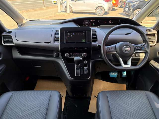 セレナ2.0 ハイウェイスターV 4WD