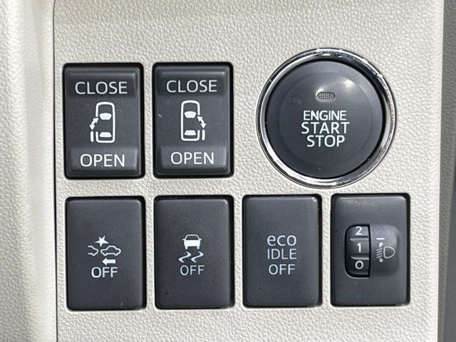 【両側パワースライドドア】スマートキーや運転席のスイッチで後席両側スライドドアの開閉が可能♪電動だから力を入れてドアを開ける必要が無く、小さなお子様でも簡単に開け閉めでき快適です♪