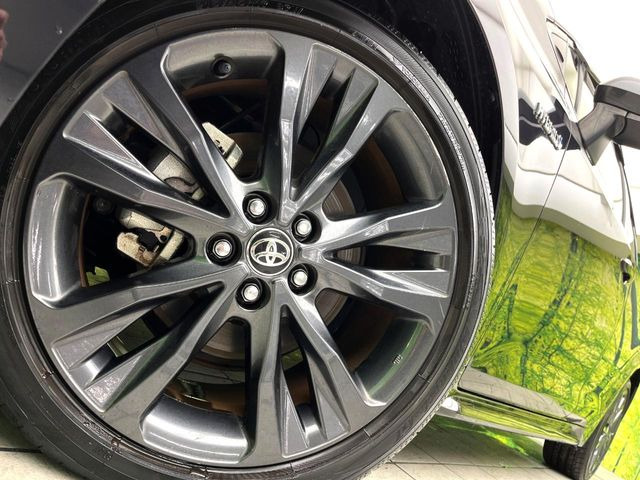 �y����17�C���`�A���~�z�C�[���z�O�ςɃ}�b�`���������A���~�z�C�[���𑕒����Ă���܂��B�e��ЊO�A���~�z�C�[����A�X�^�b�h���X�^�C�����戵�����Ă���܂��B���񂲑��k����������