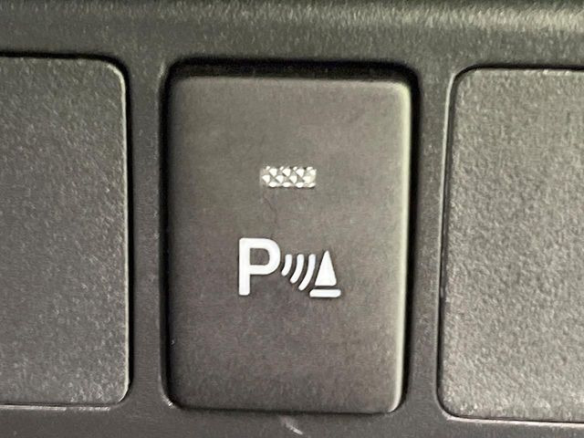 【コーナーセンサー】バンパーに付いたセンサーが障害物を検知!一定の距離に近づくとアラートで教えてくれます♪狭い駐車スペースや車庫入れ時も安心ですね☆