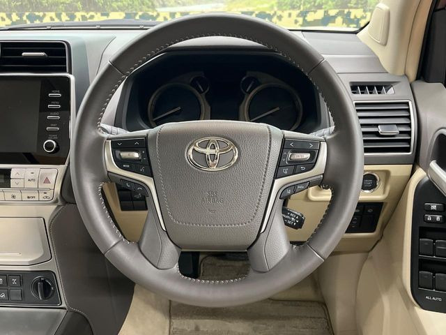 �y�����v�����X�e�A�����O�z�㎿�Ȋv���g�p���邱�ƂŁA��ɂ����������݂ƂĂ��^�]���₷���n���h���ł���