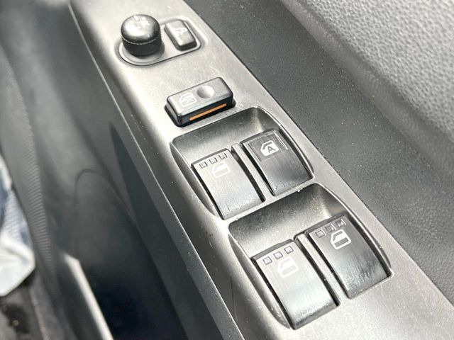 �y�d���i�[�~���[�z�T�C�h�~���[�͓d���i�[���ƂȂ��Ă���A�������ԏ�ł��L�Y�������X�N��}�����܂��B