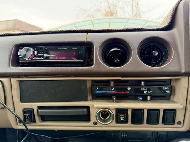 �C�ɂȂ邨�Ԃ�����܂�����E�̓d�b�ԍ����璼�ڂ��X�ɂ��₢���킹���������B�x�����@����ԗ����A��Ԃ܂łȂ�ł������������Ē����܂��B�X�^�b�t�ꓯ���A�����҂����Ă���܂��B