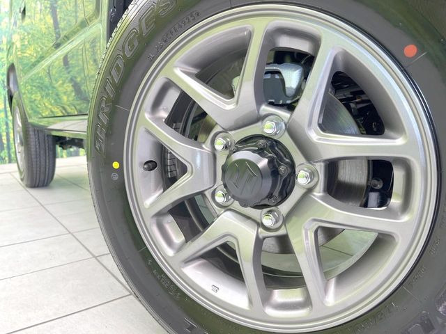 �y����16�C���`�A���~�z�C�[���z�O�ςɃ}�b�`���������A���~�z�C�[���𑕒����Ă���܂��B�e��ЊO�A���~�z�C�[����A�X�^�b�h���X�^�C�����戵�����Ă���܂��B���񂲑��k����������