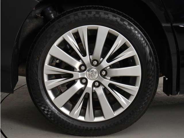 お客様のお好みの新品18インチ、19インチ、20インチホイール装着可能!ダウンサスなどローダウンも取付可能です!ヴァルドやワークなどのメーカー品も取り寄せ可能です!