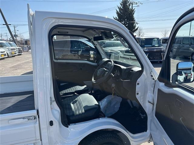 �[�ԑO�ɓ��O���̃N���[�j���O���������܂��B�e��R�[�e�B���O(�ʓr�L��)�����p�ӂ��Ă���܂��̂ŁA���񂲑��k���������B