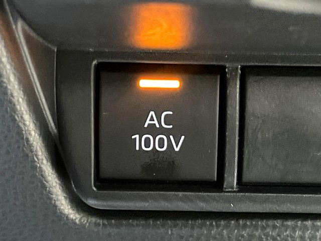 �y�A�N�Z�T���[�R���Z���g�z�L�����v��X�|�[�c�A�A�E�g�h�A�ł̃A�N�e�B�r�e�B�͂������A�ЊQ�E��d�̍ۂɏ����ɂ��Ȃ�AC100V�R���Z���g�𑕔���P�[�^�C��^�u���b�g�A�Q�[���@��̏[�d�ɂ���